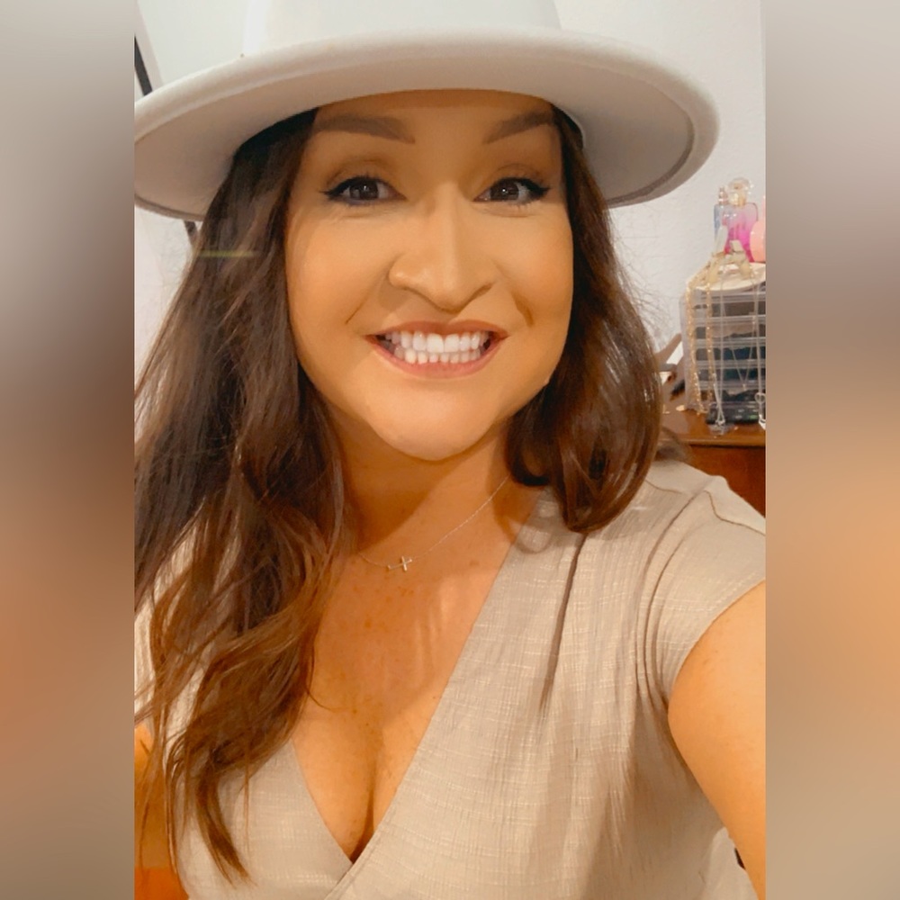 Meet your Posher, Amanda